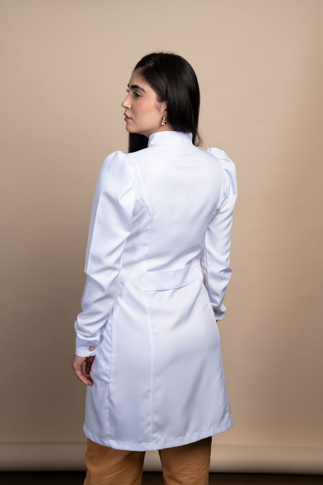 Jaleco Feminino Branco Manga Bufante Branco Acinturado - Imagem 3